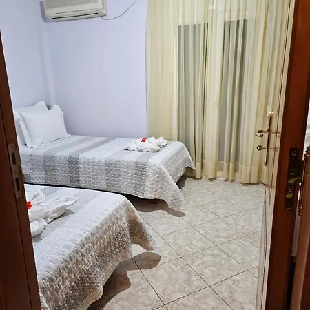 Spacious 2br With Balconies *