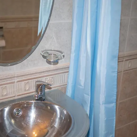 Tina's House בית נופש קרפאטוס