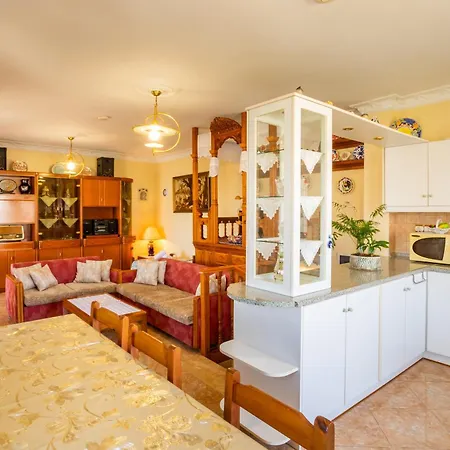Σπίτι διακοπών Spacious 2br With Balconies Κάρπαθος