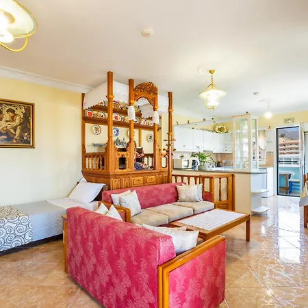 Spacious 2br With Balconies *