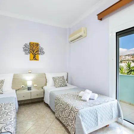 Spacious 2br With Balconies Κάρπαθος