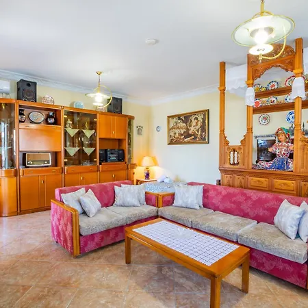 Σπίτι διακοπών Spacious 2br With Balconies *