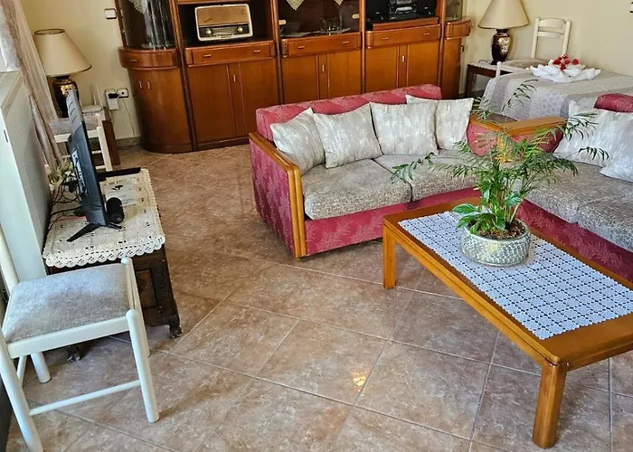 Tina's House קרפאטוס